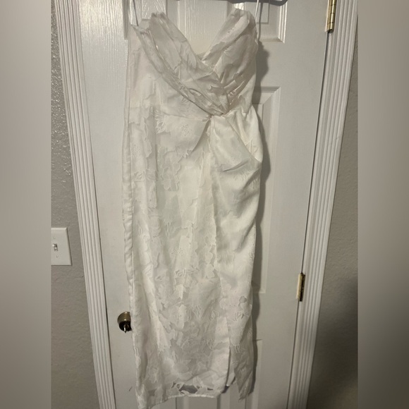 DEE ELLY WHITE STRAPLESS MIDI DRESS BRIDAL/BACHELORETTE - Picture 1 of 3